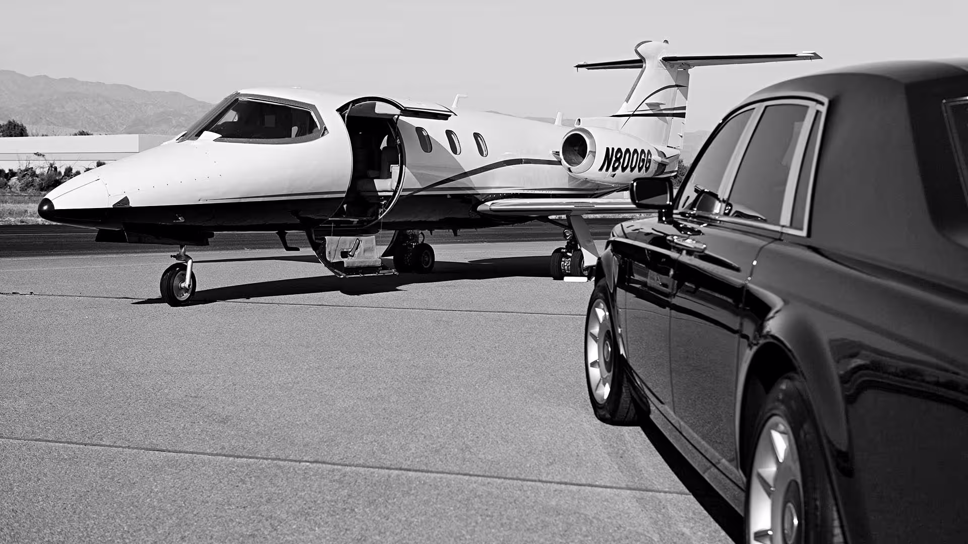 Top Benefits of Using an Airport Limo Service